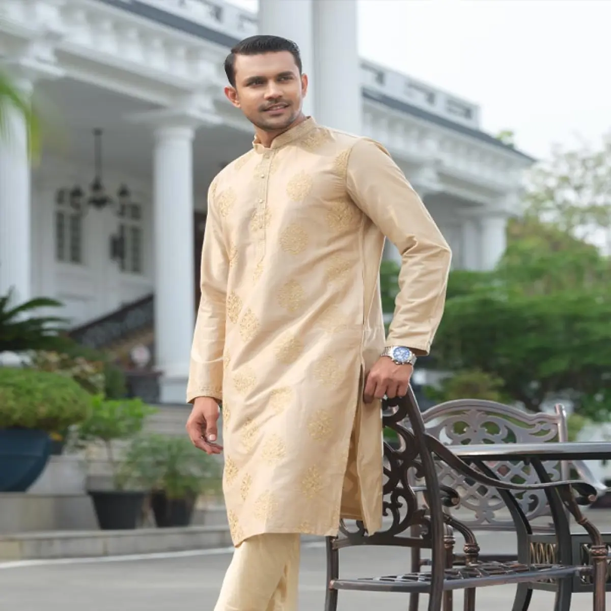 Regular Fit Embroidered Viscose Ethnic Kurta Set